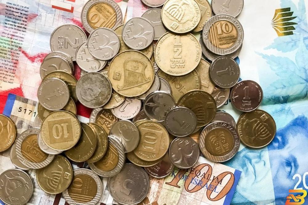 سلطة النقد تبحث أزمة تراكم الشيقل والتحول للدفع الإلكتروني