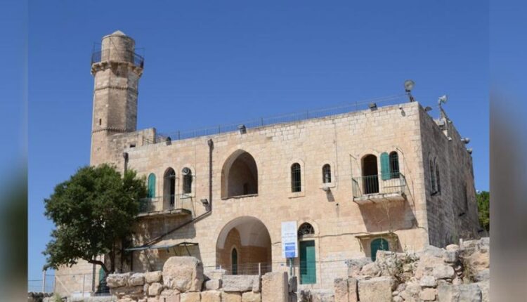 مسجد قرية النبي صموئيل .