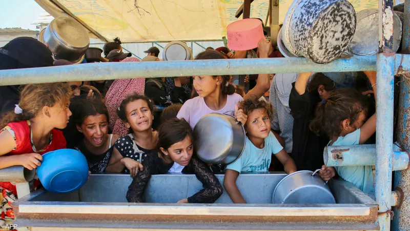 حرب الإبادة والتجويع: أطباء ينهارون و21 طفلا يموتون في 3 أيام