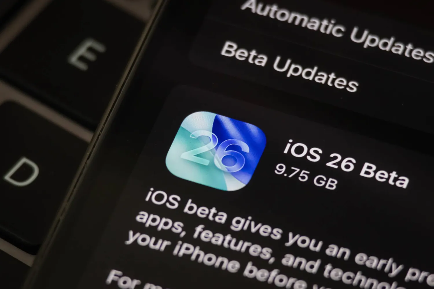 «أبل» تُطلق النسخة التجريبية العامة من نظام التشغيل «iOS 26»