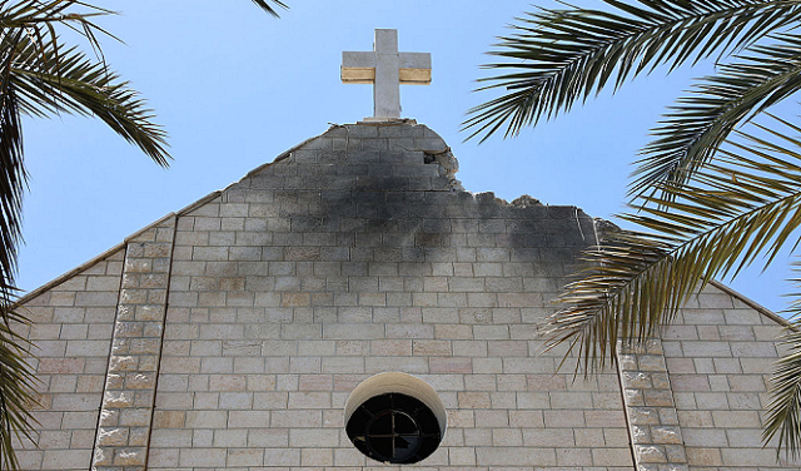 الجيش الإسرائيلي يزعم أنه استهدف الكنيسة في غزة "بالخطأ"