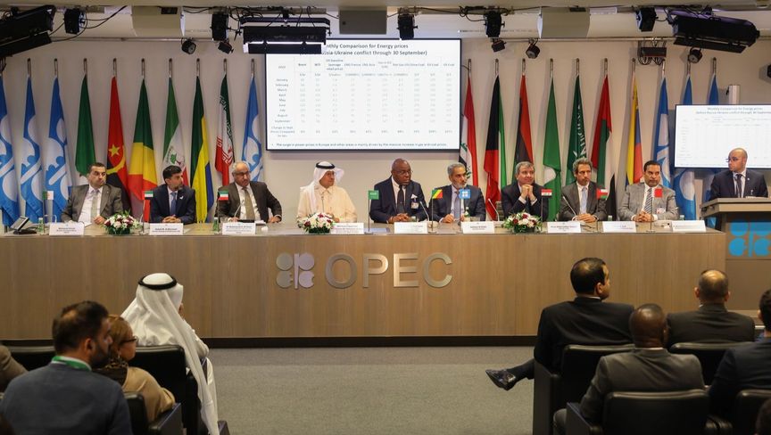 أوبك+ يرفع إنتاج النفط 548 ألف برميل يومياً بأزيد من المتوقع