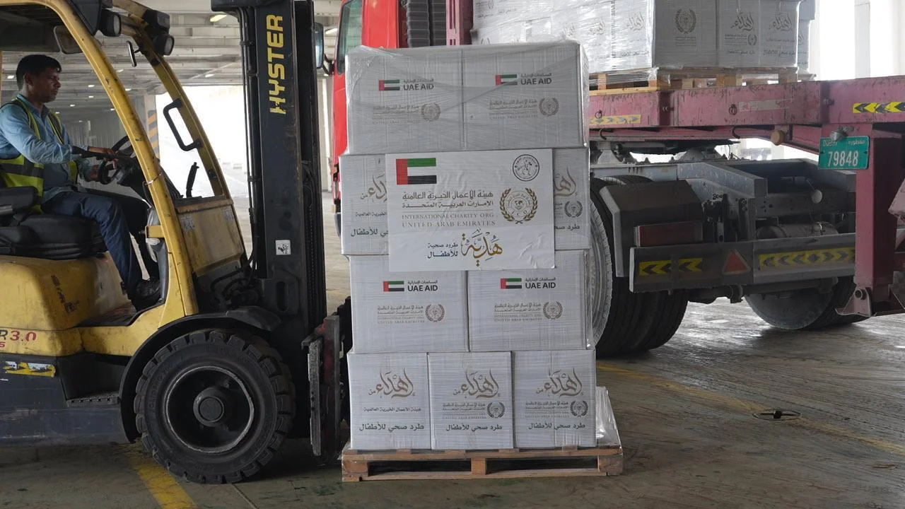 عملية "الفارس الشهم 3" تُعلن عن بدء تحميل سفينة "خليفة" الإنسانية لدعم غزة