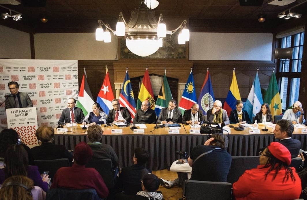 بوغاتا: "مجموعة لاهاي" تتخذ إجراءات ضد الاحتلال والخارجية ترحب