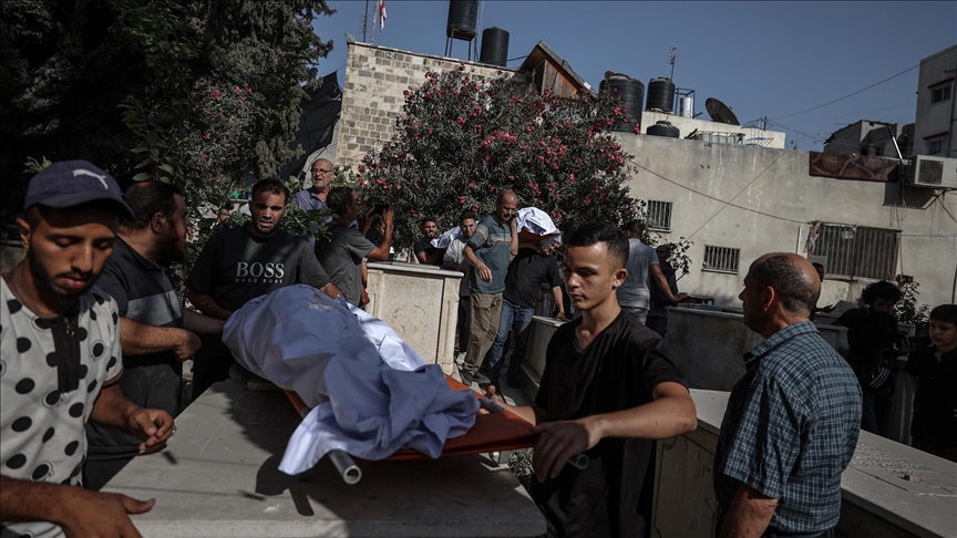 3 شهداء إثر قصف إسرائيلي استهدف كنيسة "العائلة المقدسة" بغزة