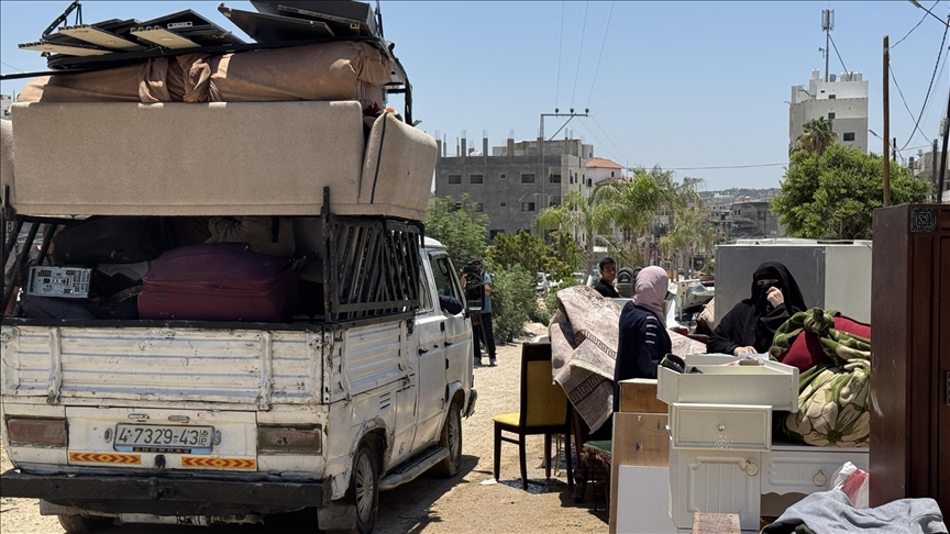 عائلات فلسطينية تبدأ الرحيل عن مساكنها جراء اعتداء المستوطنين بالضفة