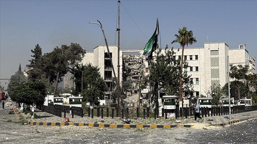 جيش الاحتلال يهاجم 160 هدفا بسوريا وعدوانه يستمر "أياما"