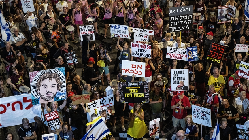 ذوو الأسرى الإسرائيلين بغزة يطالبون بصفقة شاملة أسوة باتفاق إيران