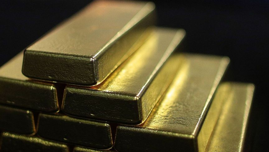 أسعار الذهب تتجه نحو تسجيل مكاسب أسبوعية طفيفة