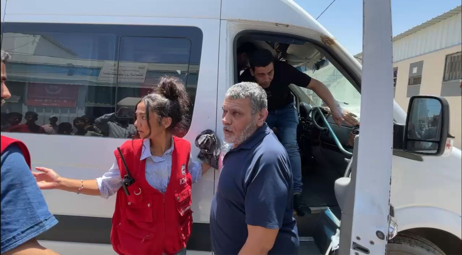 من بينهم حالة خطيرة.. الاحتلال يفرج عن 10 أسرى من غزة