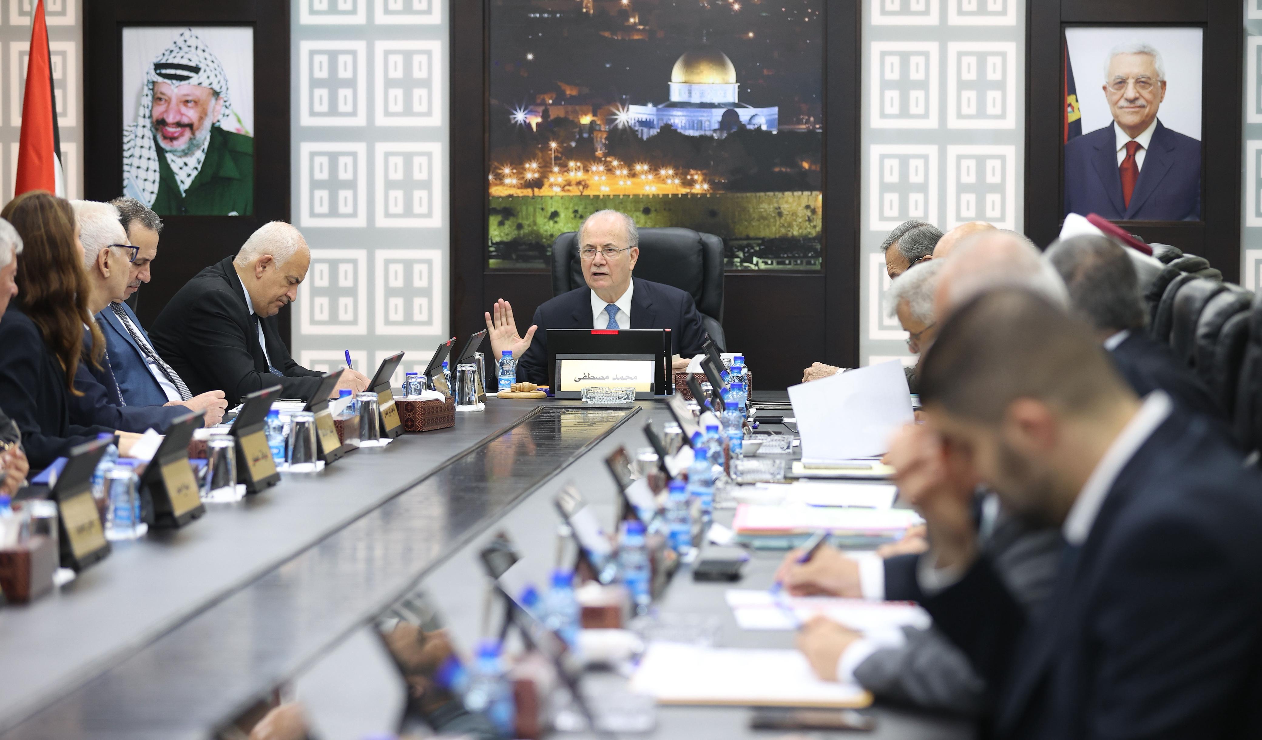 مصطفى: اتصالات وجهود مكثفة لاستعادة أموالنا لضمان استمرار عمل مؤسسات الدولة