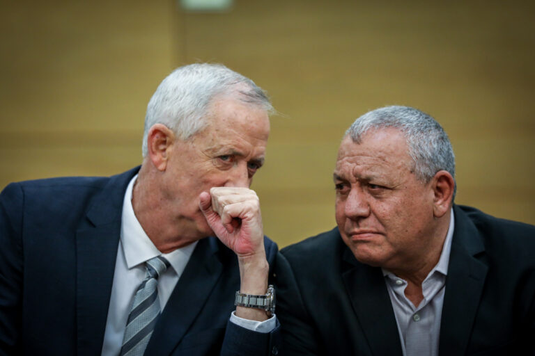 استطلاعان: تحالف آيزنكوت – بينيت يتصدر... و"معسكر غانتس" ينهار