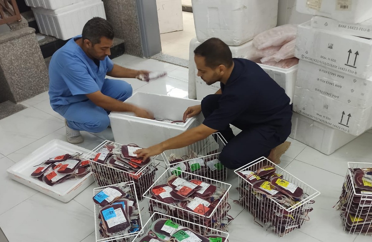 حملة "دمنا واحد".. نقل 6 آلاف وحدة دم من الضفة إلى غزة