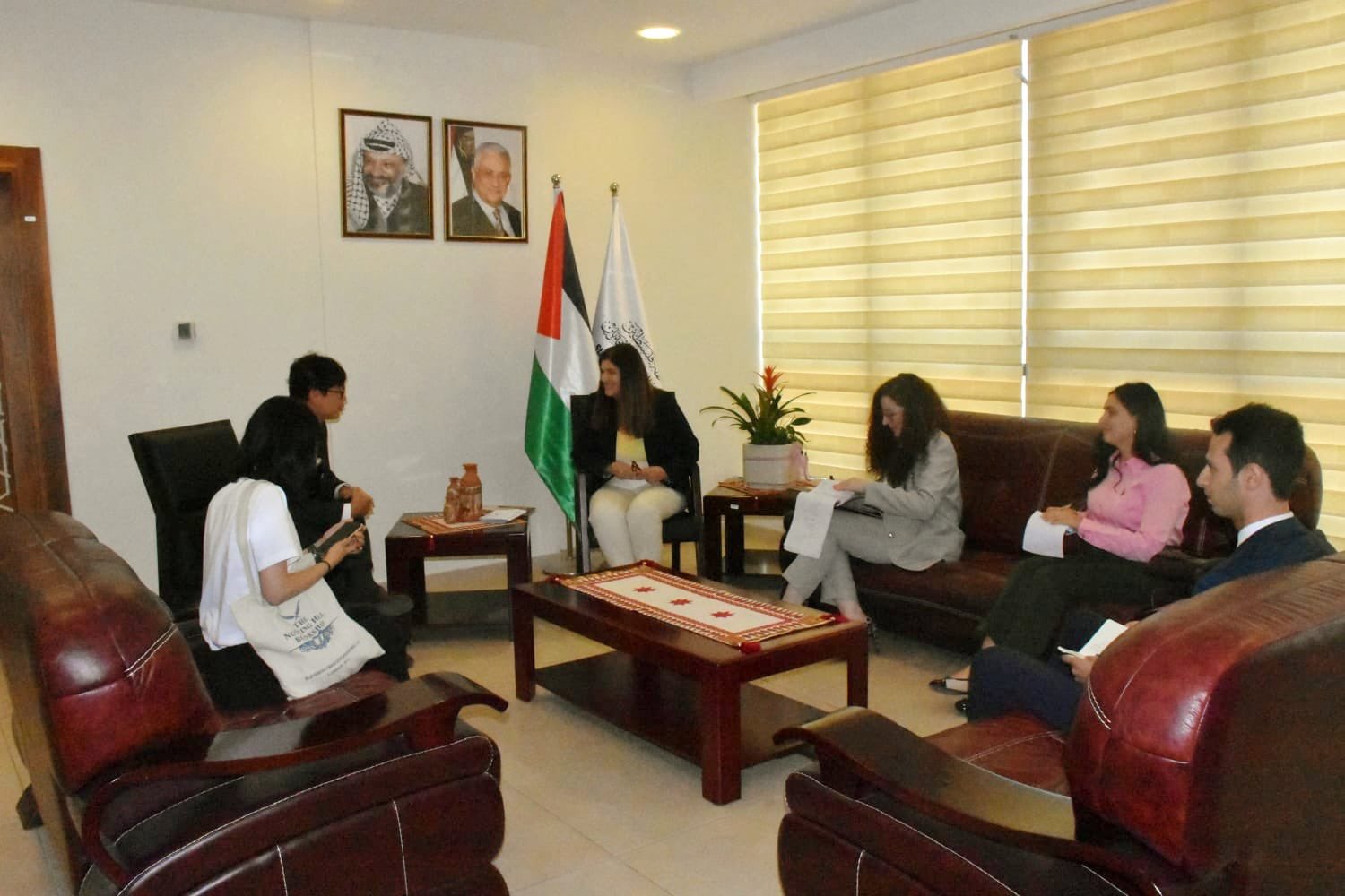 شاهين تطلع ممثل كوريا على آخر المستجدات وتؤكد أهمية الاعتراف بدولة فلسطين