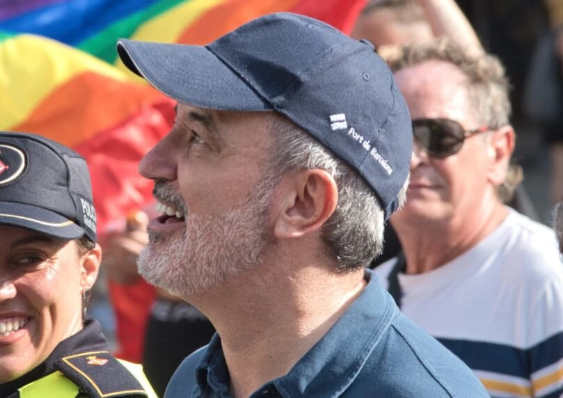 اسرائيل تمنع رئيس بلدية برشلونة من دخول أراضيها