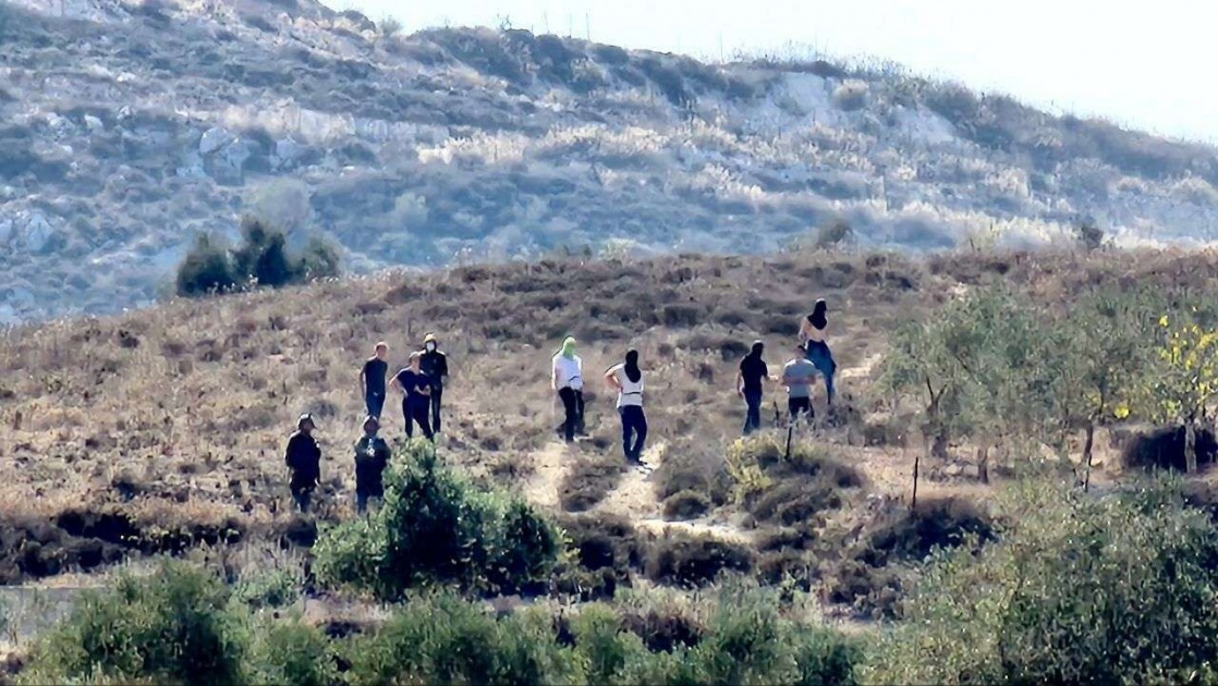 مستوطنون يقتحمون تجمع شلال العوجا شمال أريحا