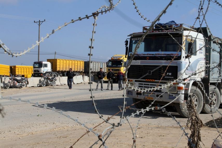 إسرائيل: سنسمح تدريجياً بدخول بضائع إلى "تجار محليين" في غزة