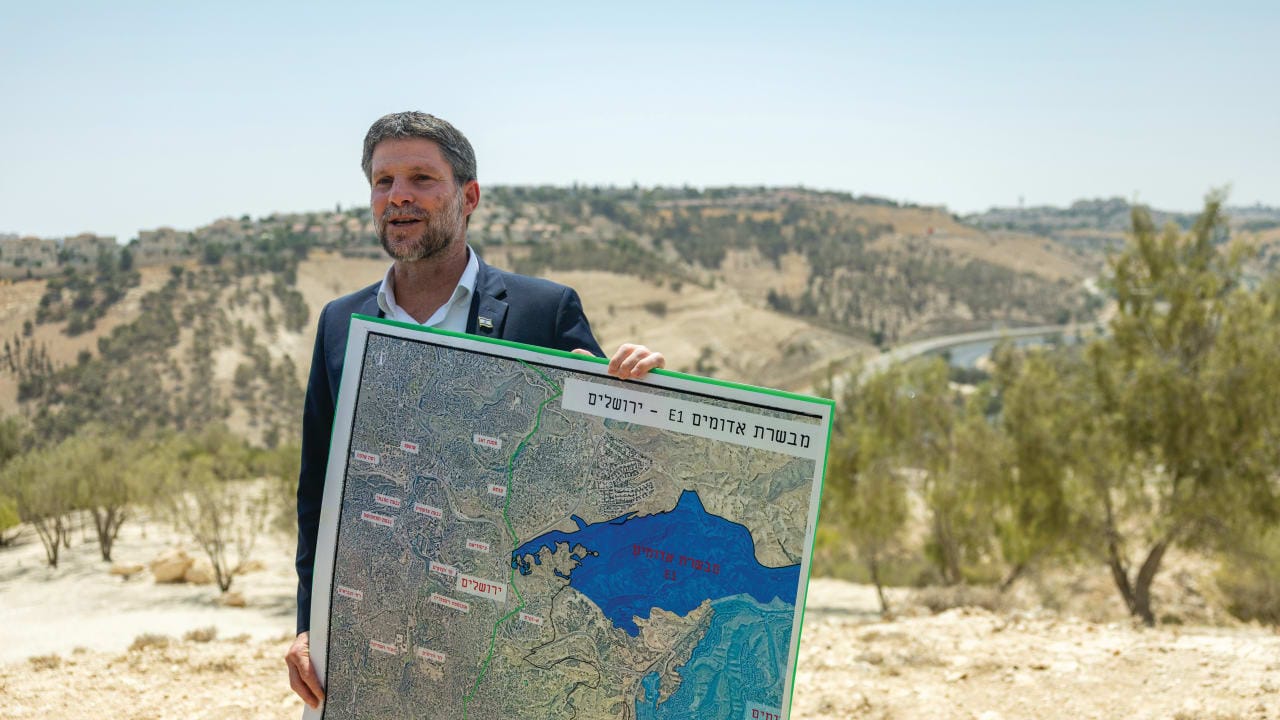 سموتريتش يعلن اعتزام إسرائيل ضم 82% من مساحة الضفة