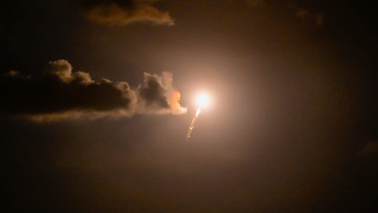 "سيراقب أعداء إسرائيل".. إسرائيل تطلق قمرا تجسسيا وتوجه رسالة