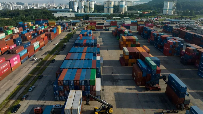 مراكز التصدير في آسيا تشهد نشاطاً مفاجئاً رغم رسوم ترمب الجمركية