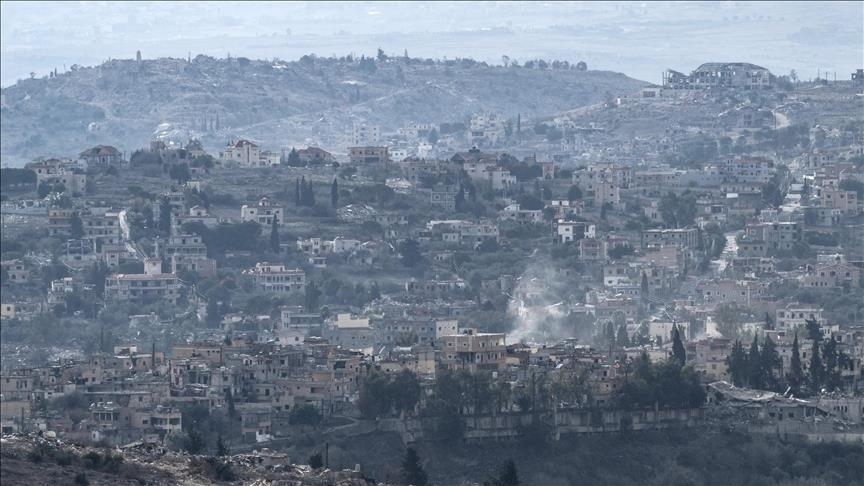 الجيش الإسرائيلي تفجر منزلا خلال توغلها في بلدة عيترون جنوب لبنان
