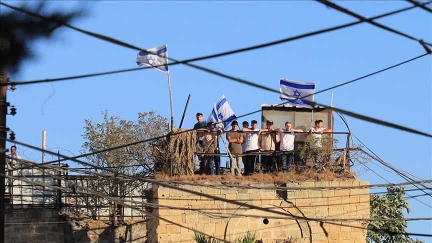 إصابة 6 فلسطينيين في هجمات شنها مستوطنون إسرائيليون بالضفة